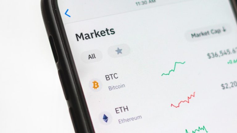 Recul brutal : le Bitcoin chute à 91 257 $, l’Ethereum sous les 3 200 $