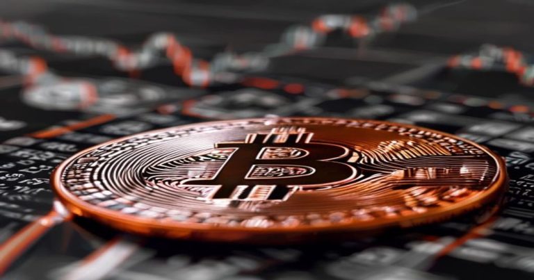 Bitcoin à $62.5K.